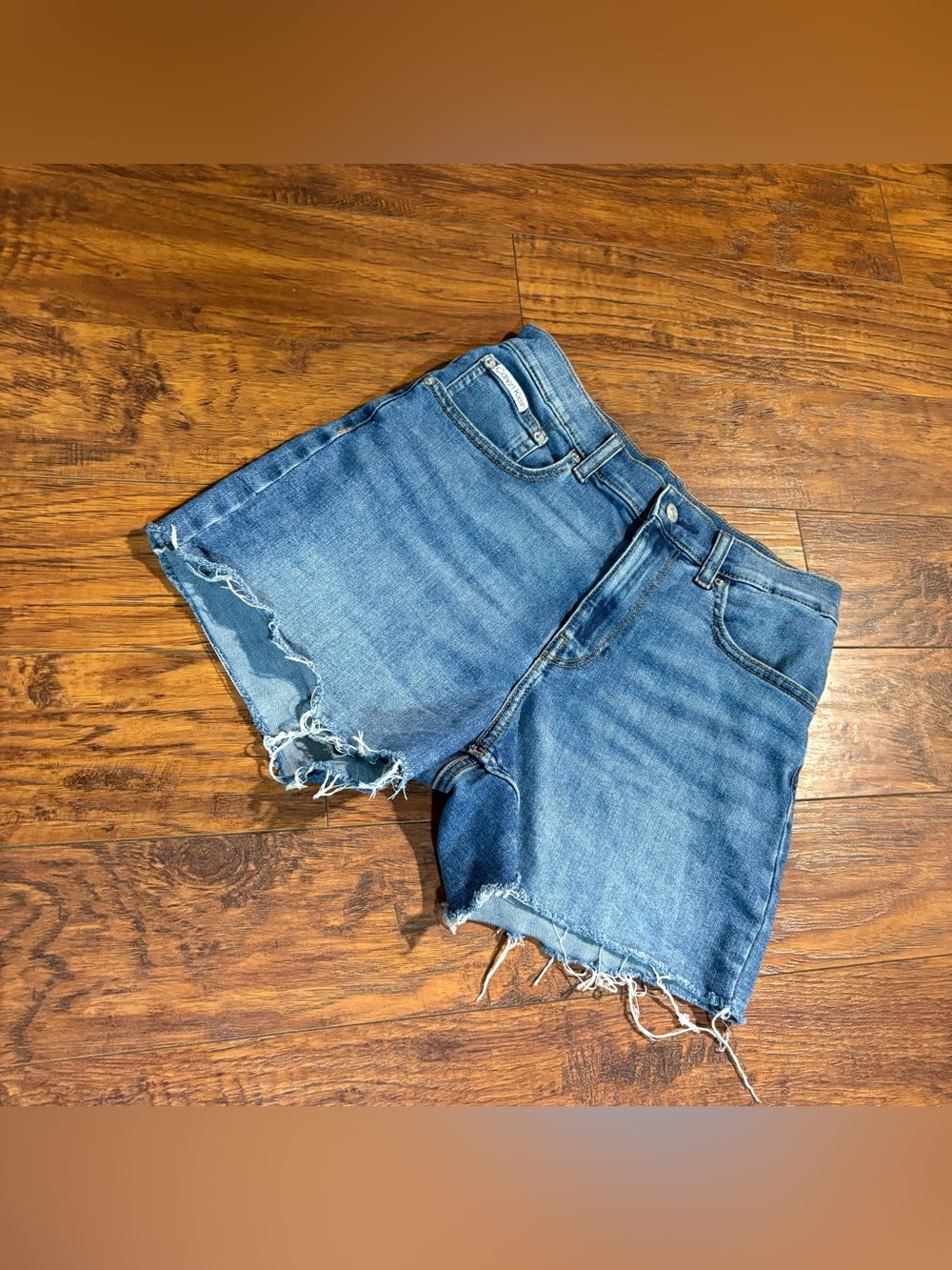 Calvin Klein women’s size 28 longer length jean shorts